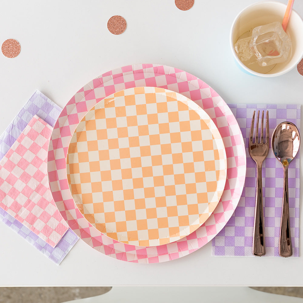 Check It! Tickle Me Pink Dinner Plates (8 per pack)